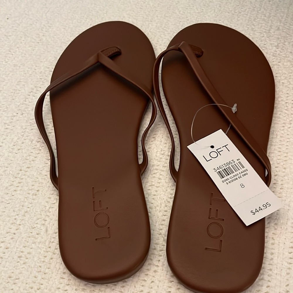 NWT size 8 Loft flip flops